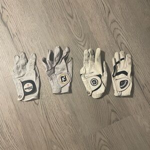 Bundle of Women’s golf gloves